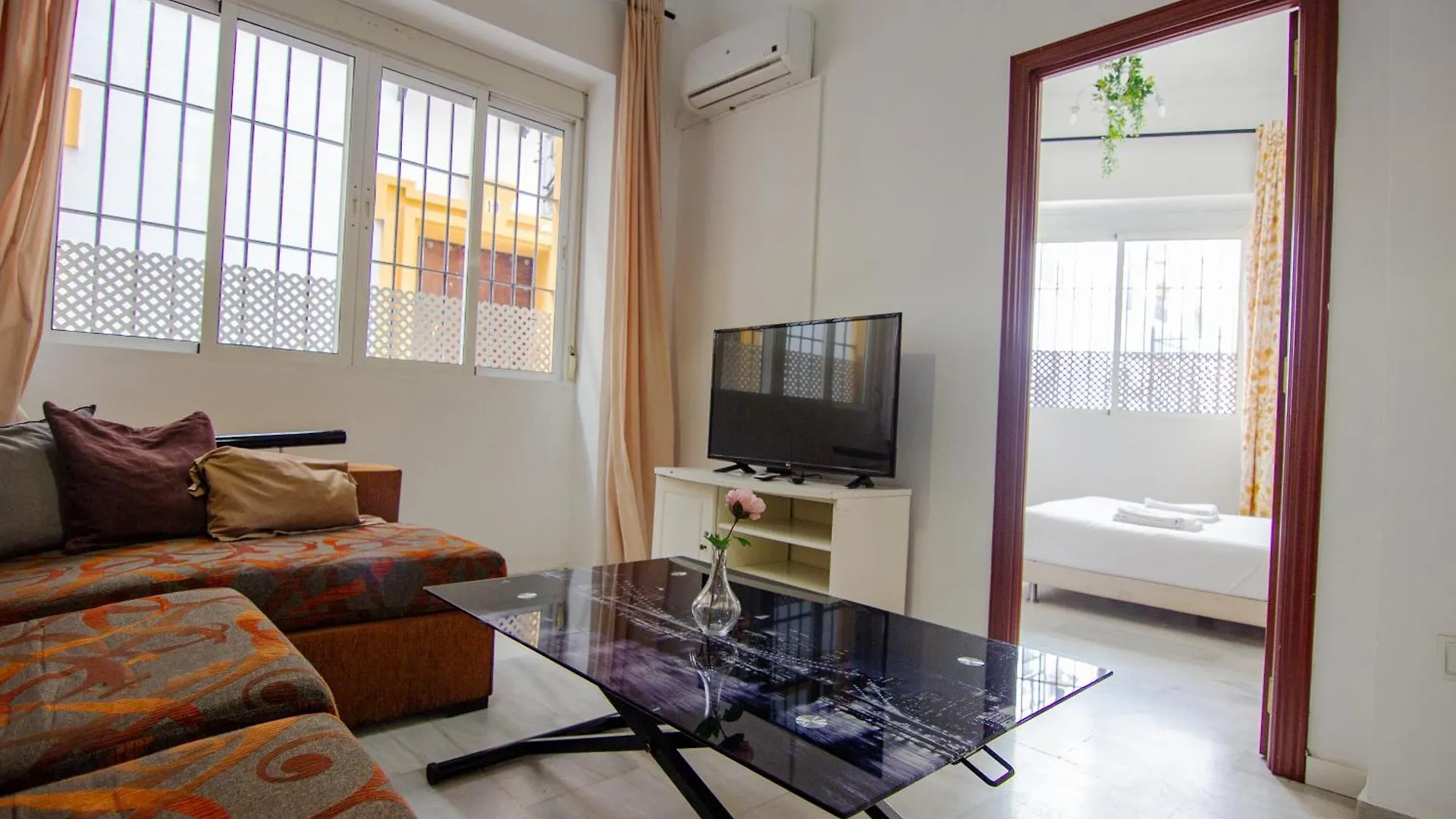 Rentalsevilla Apartamento Encantador En El Gran Poder contacts
